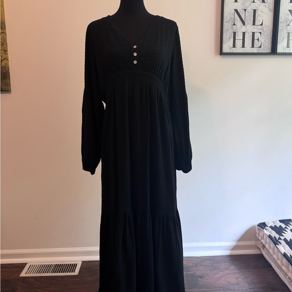 Anthropologie black maxi. Very comfortable. Fall is just around the corner.NWOT - Picture 3 of 3